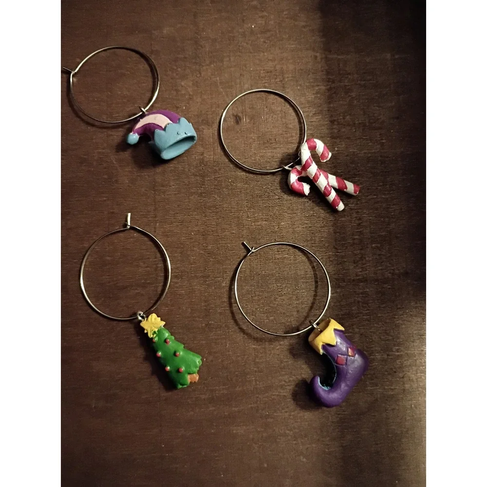 Pier 1 Imports Glass Snowflake Swizzle Sticks Set 4 & Holiday Wine Charms